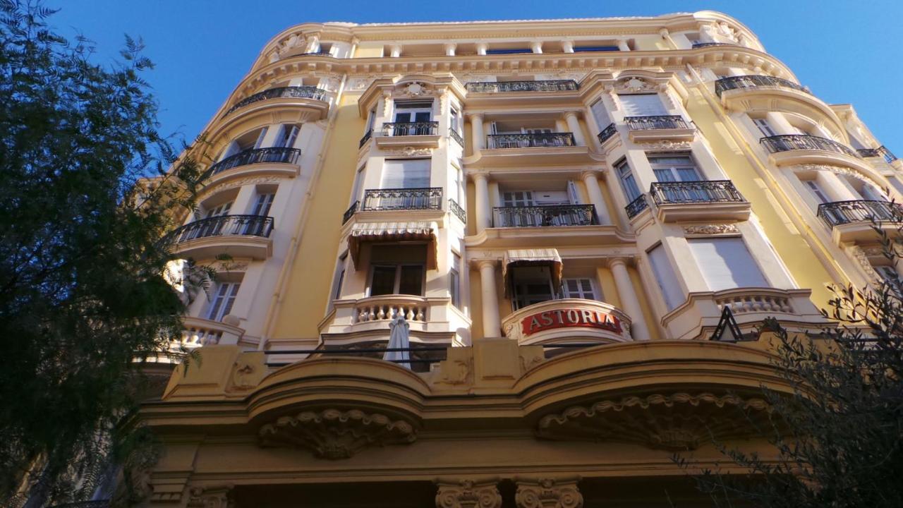 Apartment 2 Pieces, Centre Ville, 50 Metres Plages Et Mer. *